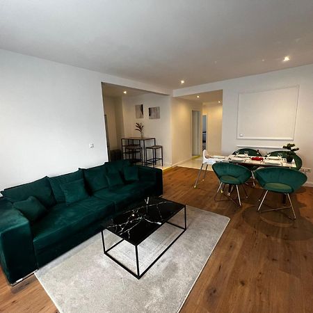 105 Quadratmeter Apartment, Parkplatz, Kinderfreundlich, 6 Personen, Wifi, Vollausgestattete Kueche, Crimmitschau Dış mekan fotoğraf