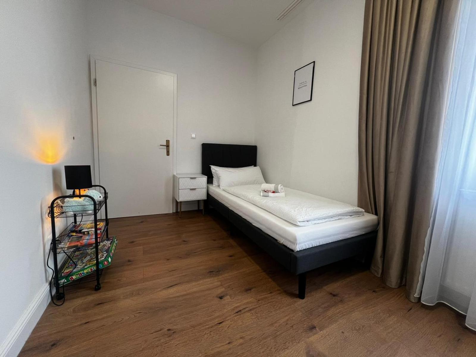 105 Quadratmeter Apartment, Parkplatz, Kinderfreundlich, 6 Personen, Wifi, Vollausgestattete Kueche, Crimmitschau Dış mekan fotoğraf