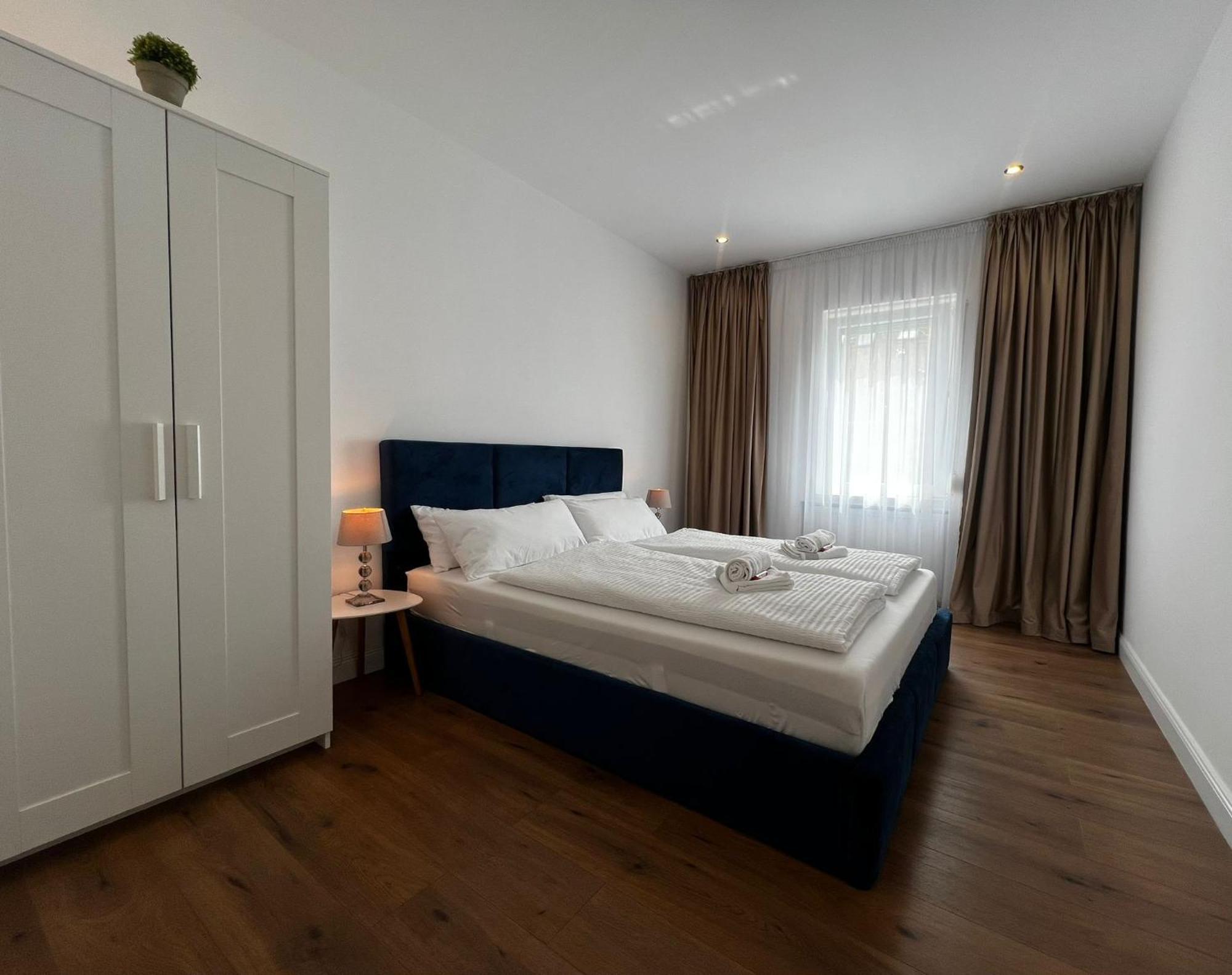 105 Quadratmeter Apartment, Parkplatz, Kinderfreundlich, 6 Personen, Wifi, Vollausgestattete Kueche, Crimmitschau Dış mekan fotoğraf